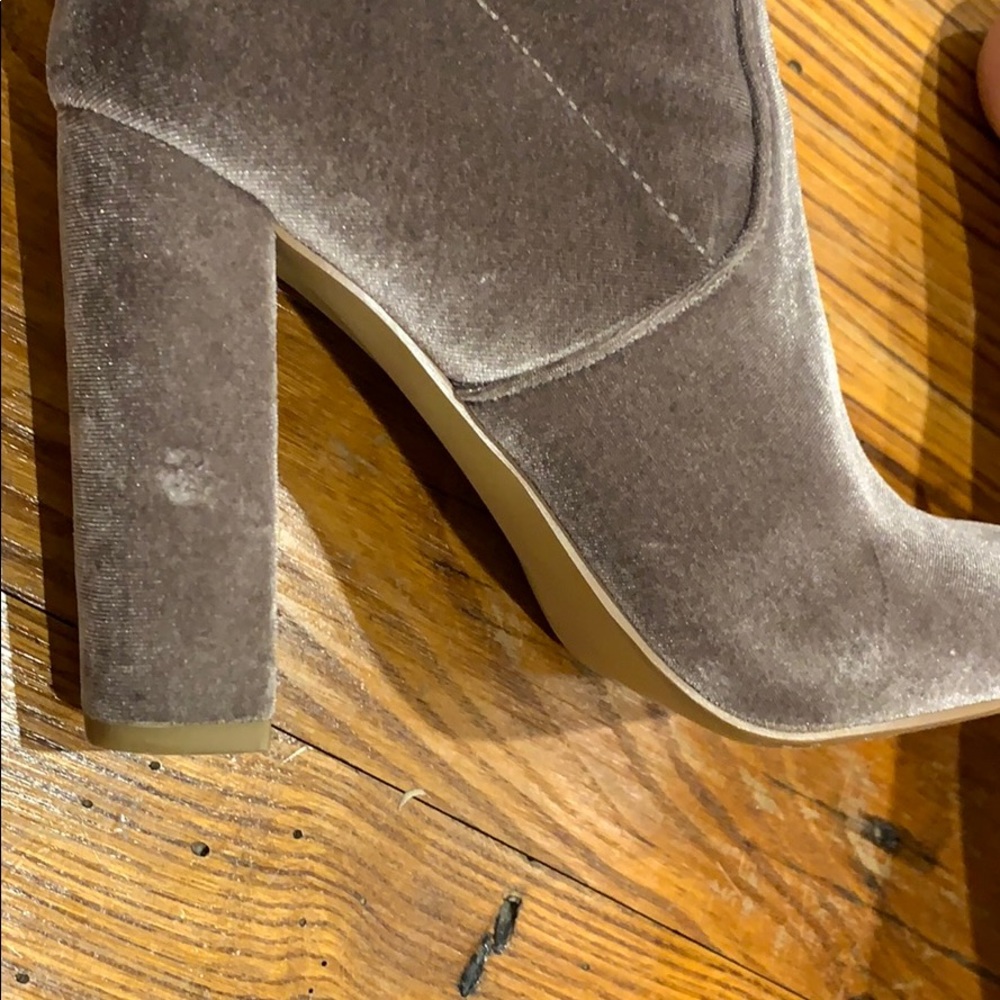 Steve Madden Velvet Bootie Heels Size 7 - Picture 3 of 3
